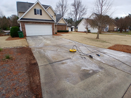 Pressure Washing Driveway And Walkway Surfaces in Matthews NC