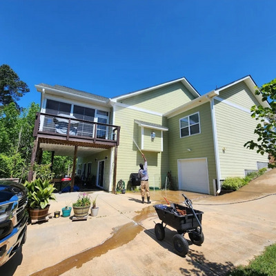 Soft Washing Siding Of Hardie Board Home in Waxhaw NC