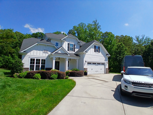 Cleaning Hardie Board Siding Surfaces in Charlotte NC