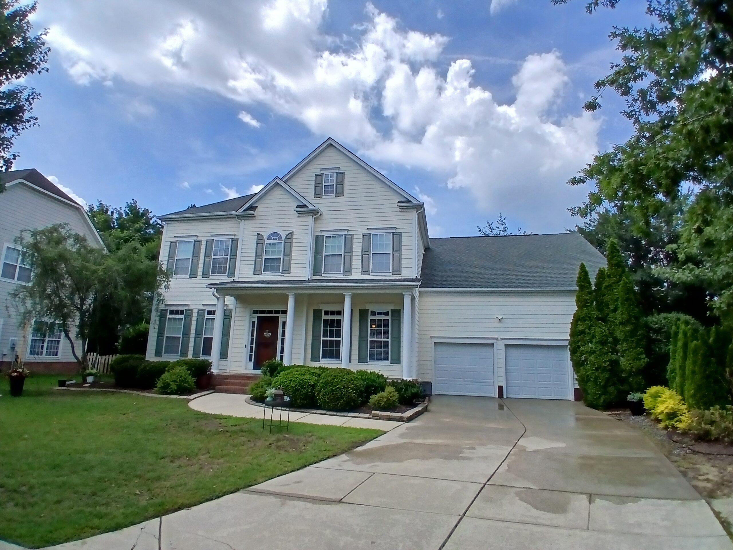 House washing and exterior cleaning in Lakeshore at Tega Cay SC