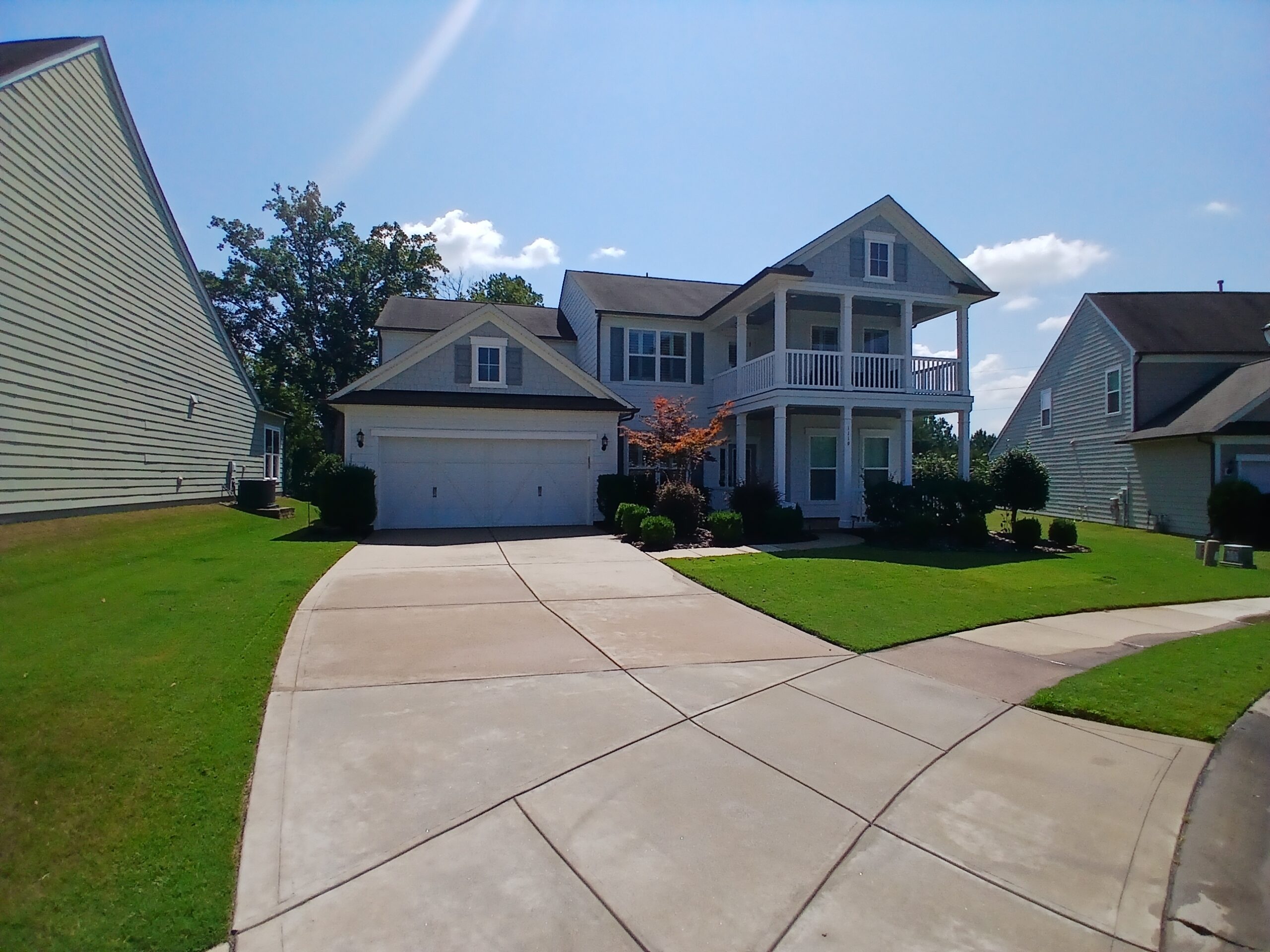 Hardie board house and driveway cleaning in Spring View Meadows Fort Mill SC